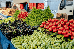 marché-proche-de-pigna-corse-delpinolocations